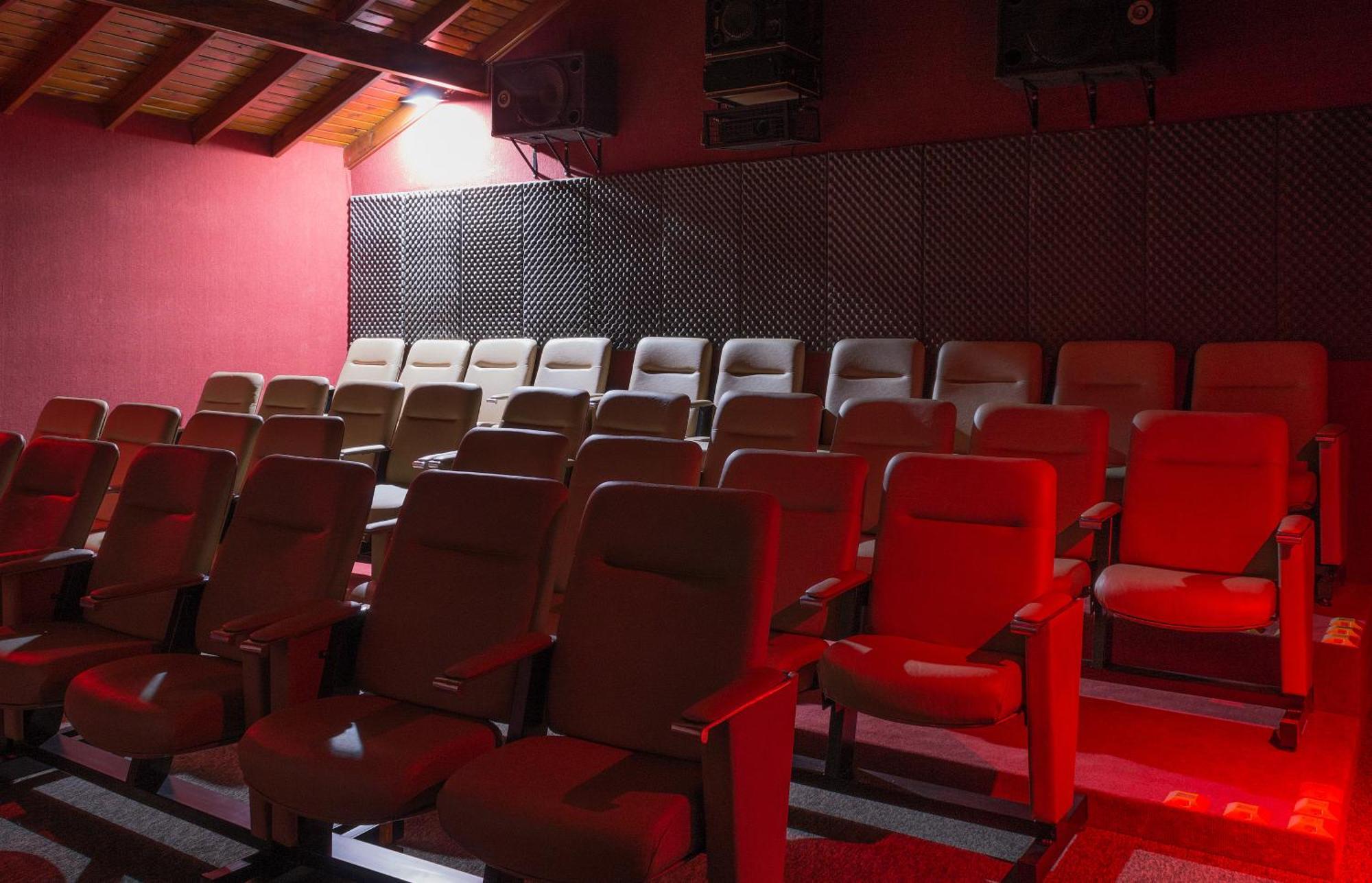 Hotel De Cine Las Golondrinas Villa Gesell Buitenkant foto