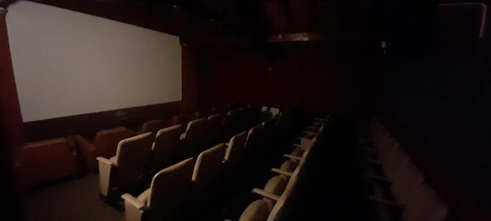 Hotel De Cine Las Golondrinas Villa Gesell Buitenkant foto
