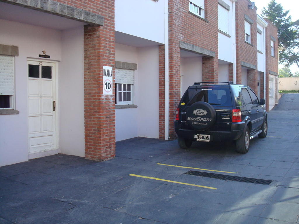 Hotel De Cine Las Golondrinas Villa Gesell Buitenkant foto