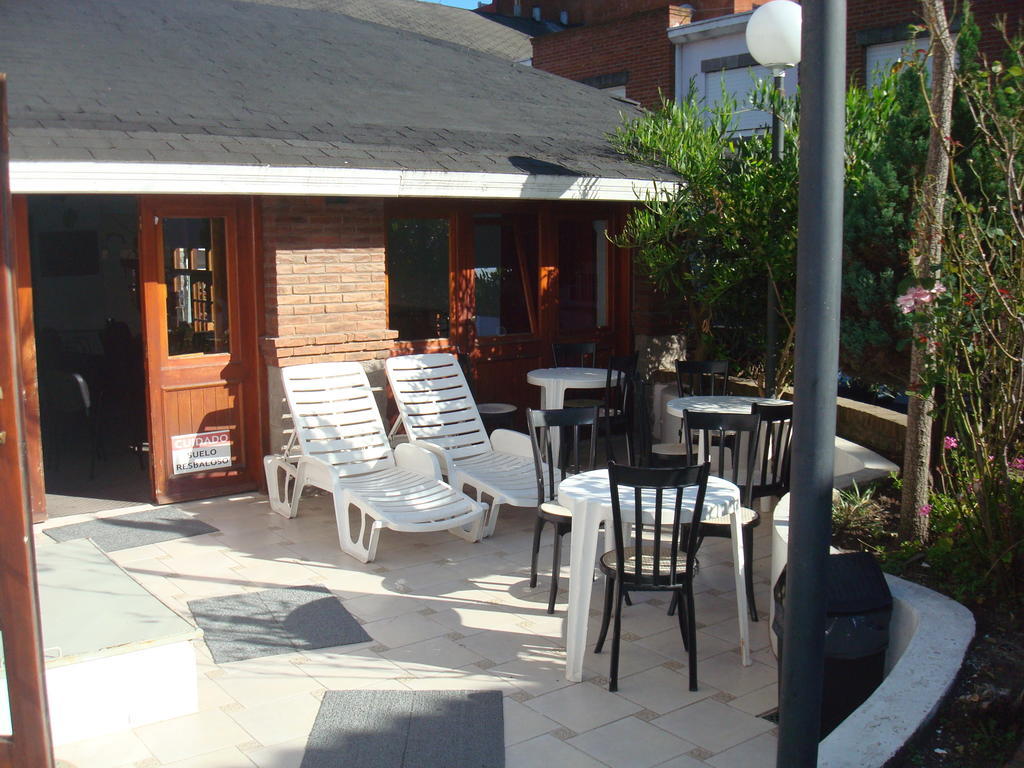 Hotel De Cine Las Golondrinas Villa Gesell Buitenkant foto